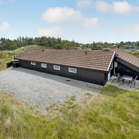 Cozy In With Outdoor Swimming Pool *