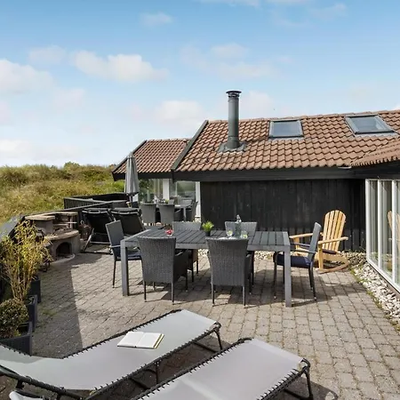 Holiday home Cozy In With Outdoor Swimming Pool