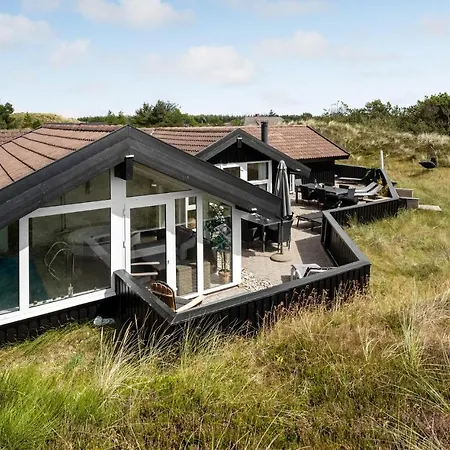 Cozy In With Outdoor Swimming Pool *