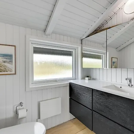 Cozy In With Outdoor Swimming Pool *