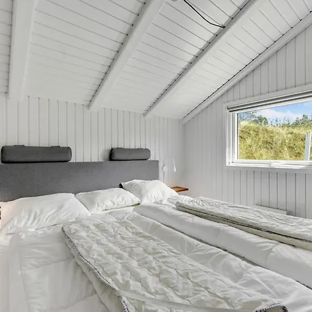 Cozy In With Outdoor Swimming Pool Holiday home